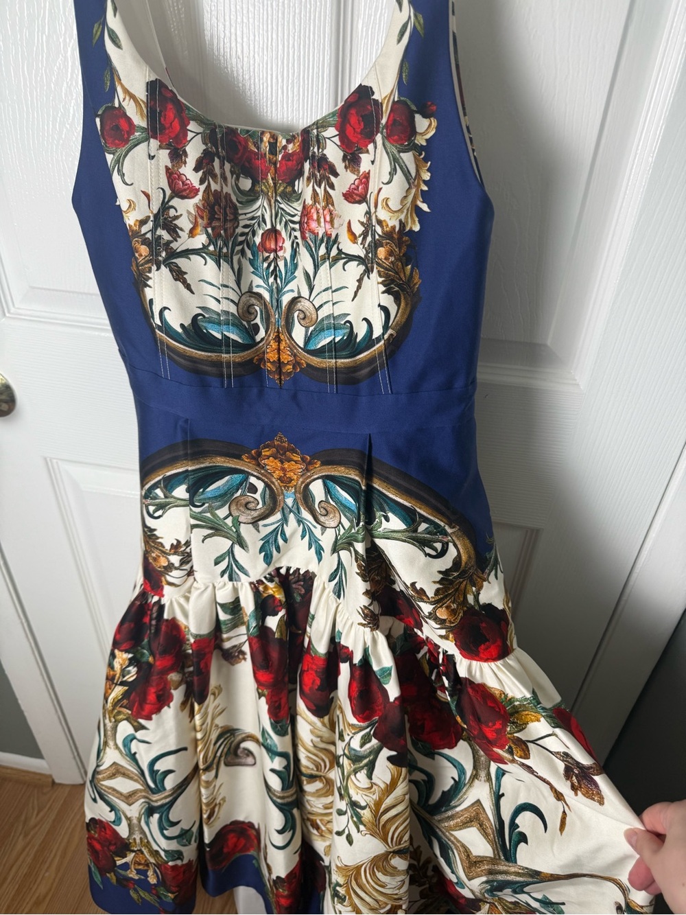 Alice + Olivia Diana Structured Midi Dress in Gilded Rose 8 - Picture 4 of 9